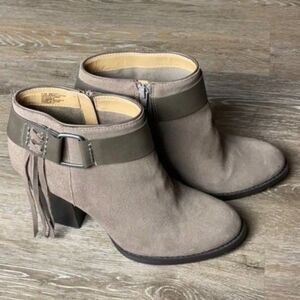 KENSIE Boots Size 9.5